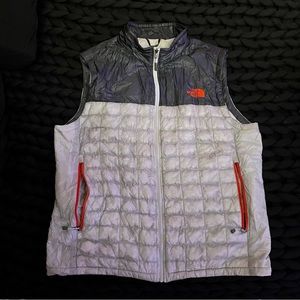 The North face Size Large Thermoball vest in charcoal and light grey